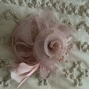 Elegant Pink Fascinator with Pearls